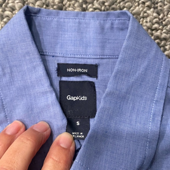 Gap Kids long sleeve button down shirt - Picture 3 of 3